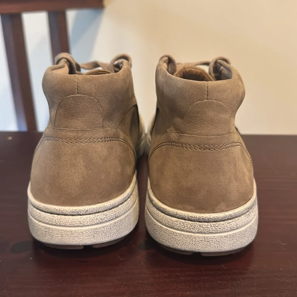 Dansko Men's Brown Chukka Boots